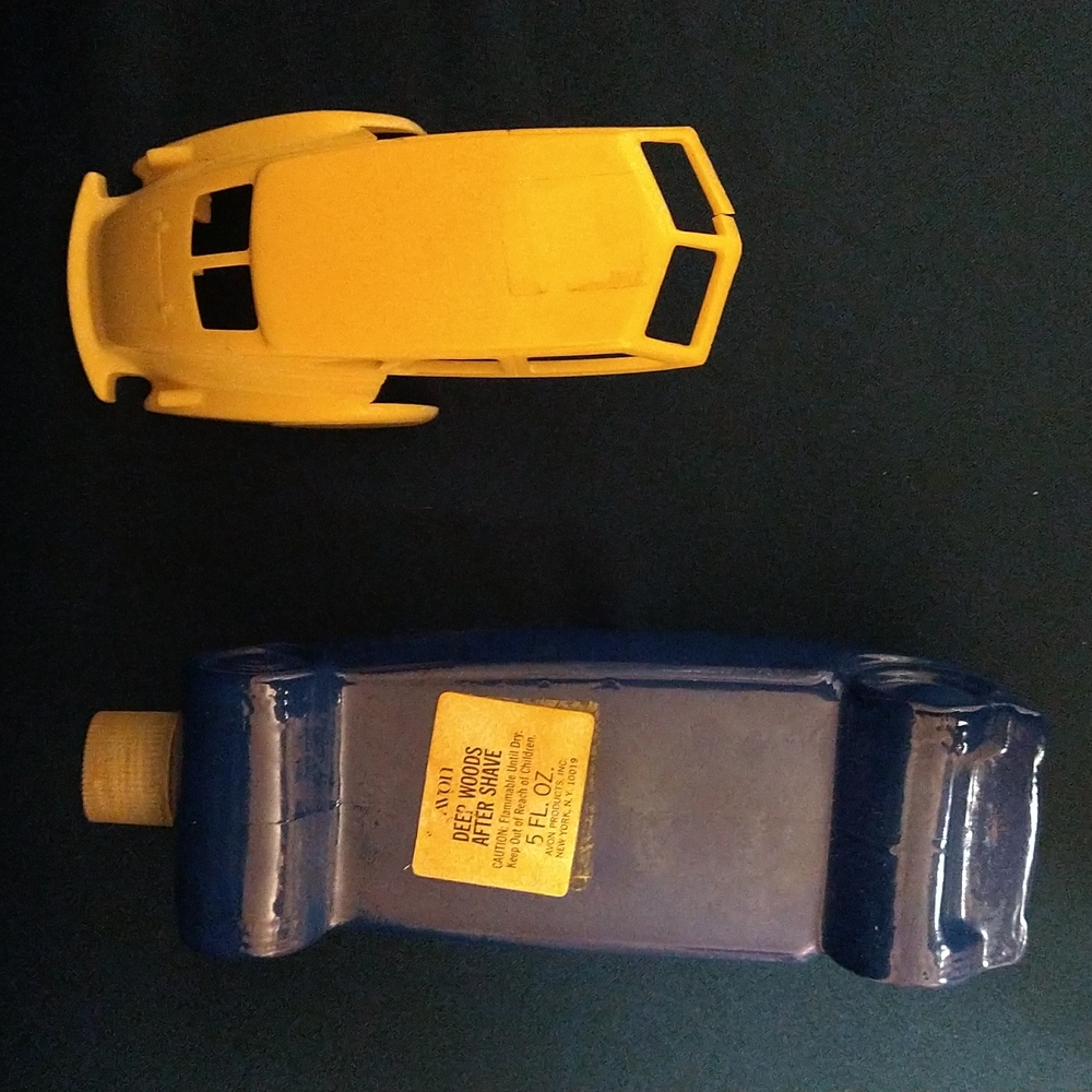 Lot of 2 Vintage Avon Car After Shave Bottles Empty - Picture 6 of 6